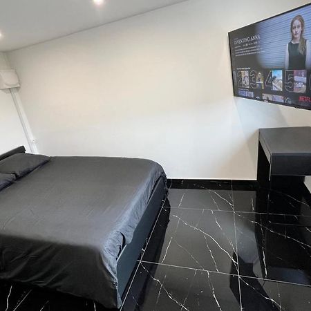 Bella Vita - Studio Tout Equipe - Tv Netflix - Centre Ville 100M- Gare 50M - Basilique 200M Lisieux Ngoại thất bức ảnh