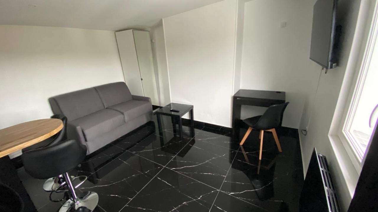 Bella Vita - Studio Tout Equipe - Tv Netflix - Centre Ville 100M- Gare 50M - Basilique 200M Lisieux Ngoại thất bức ảnh