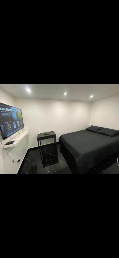 Bella Vita - Studio Tout Equipe - Tv Netflix - Centre Ville 100M- Gare 50M - Basilique 200M Lisieux Ngoại thất bức ảnh