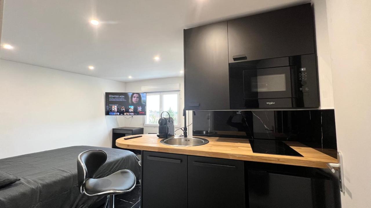 Bella Vita - Studio Tout Equipe - Tv Netflix - Centre Ville 100M- Gare 50M - Basilique 200M Lisieux Ngoại thất bức ảnh